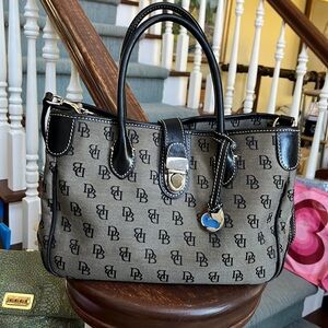 Dooney & Bourke  Signature print gray/black satchel/Crossbody  Silvertone buckle
